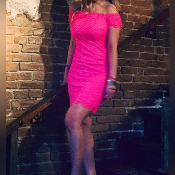 Lilly Pulitzer Jade off the shoulder Dress NEW 🔥